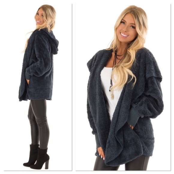 LAST! Navy faux fur Sherpa blanket hooded cardigan - Picture 3 of 8